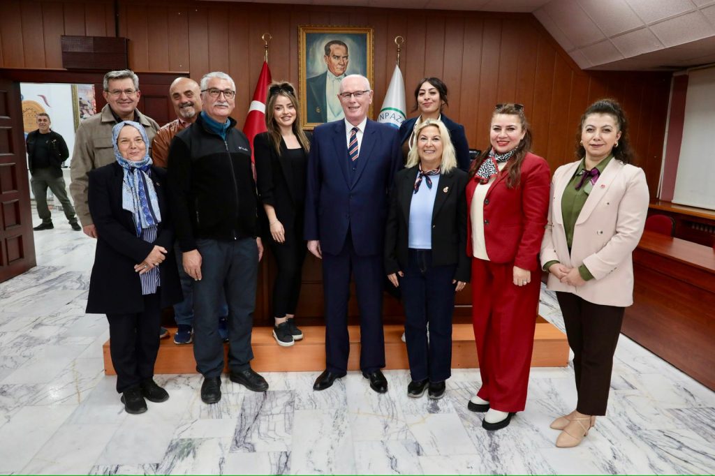 Kazım Kurt: “Türkiye’nin demokrasiye, kentlerin dayanışmaya ihtiyacı var”
