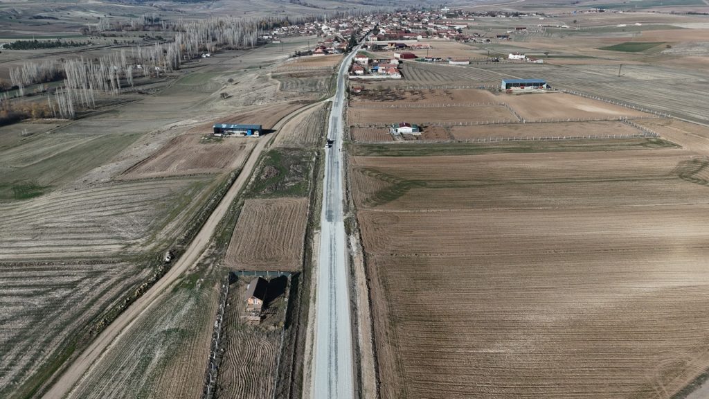 Ayvalı ile Arslanbeyli arasındaki yol yenilendi