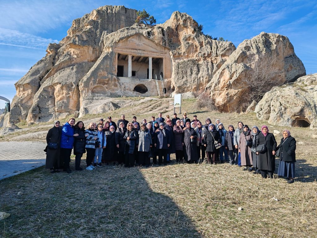 Şehit aileleri ve gazilerden Frig Vadisi gezisi