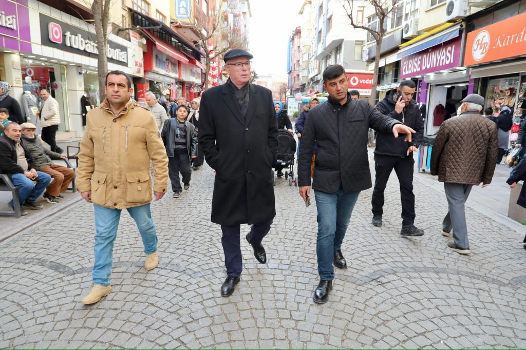 Başkan Kurt’tan Asarcıklı Caddesi’nde inceleme ve esnaf ziyareti