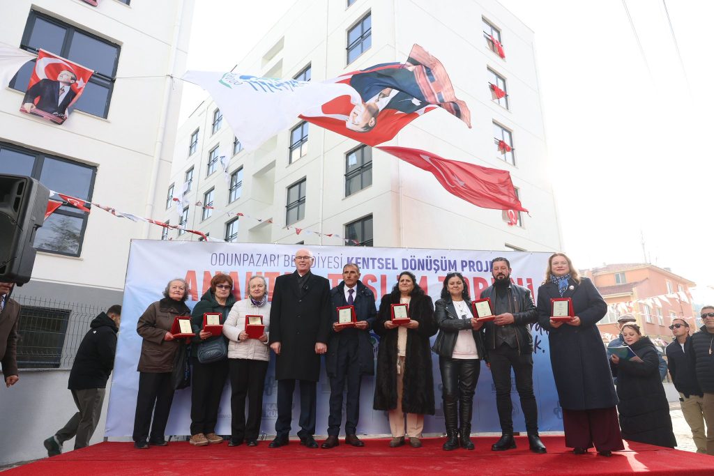 Kentsel Dönüşüm Projesinde anahtar teslim heyecanı yaşandı