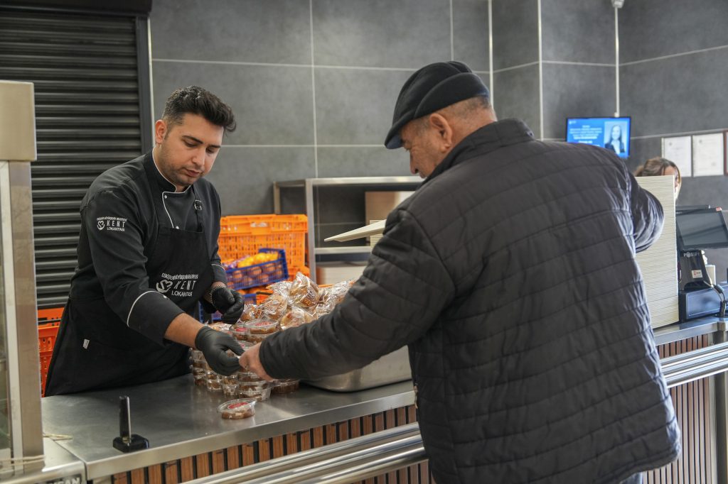 Kent Lokantasında Gülşah Durbay anısına helva ikram edildi