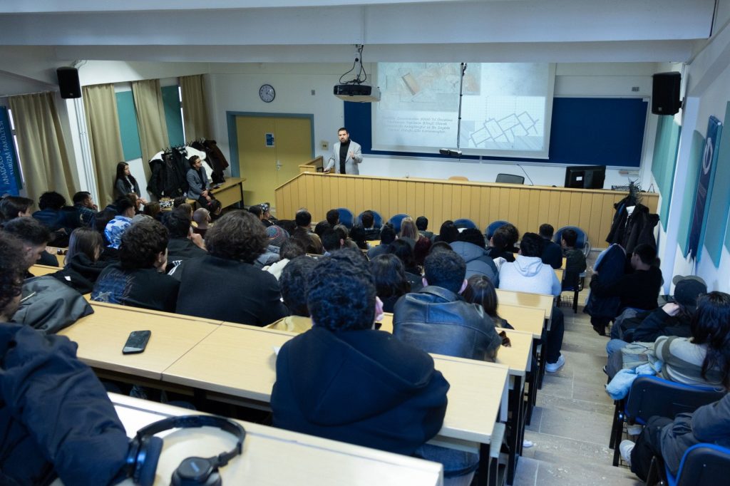 ‘Toprağın Altından Sofranın Üstüne: Küllüoba’da Ekmeğin Arkeolojisi’ semineri düzenlendi