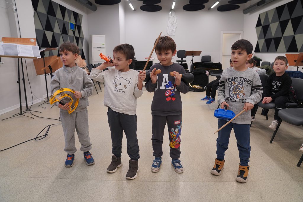 Minikler enstrümanları tanıdı