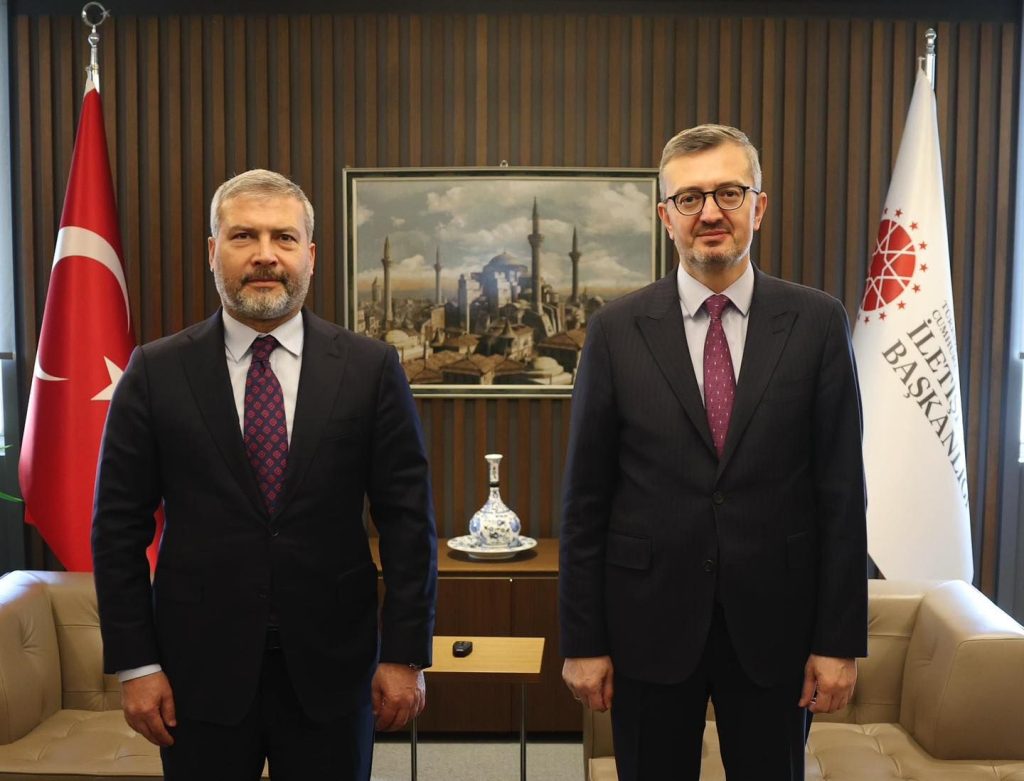 Rektör Adıgüzel İletişim Başkanı Burhanettin Duran’ı ziyaret etti