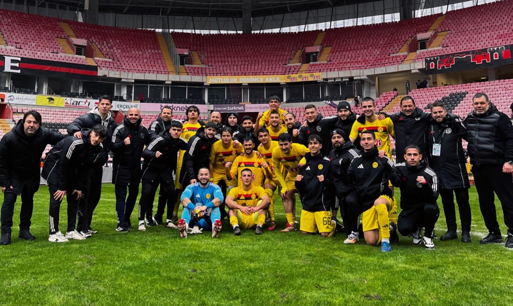 Şimşekler 6 golle 3 puanı aldı