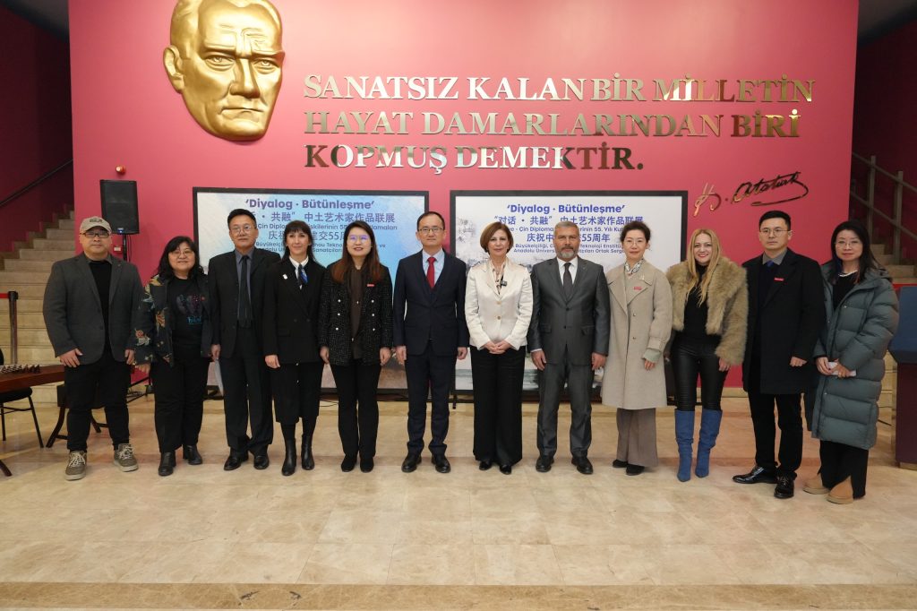 “Diyalog ve Bütünleşme” sergisi kapılarını açtı