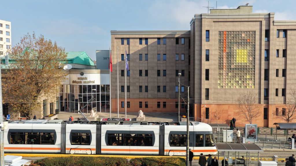 Büyükşehir duyurdu! Bu kişilere kanmayın