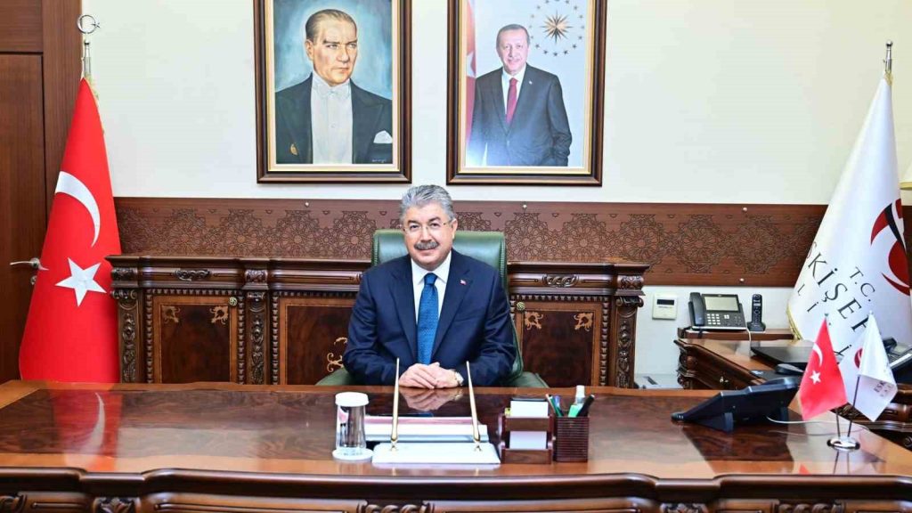 Erdinç Yılmaz karşılama töreniyle göreve başladı