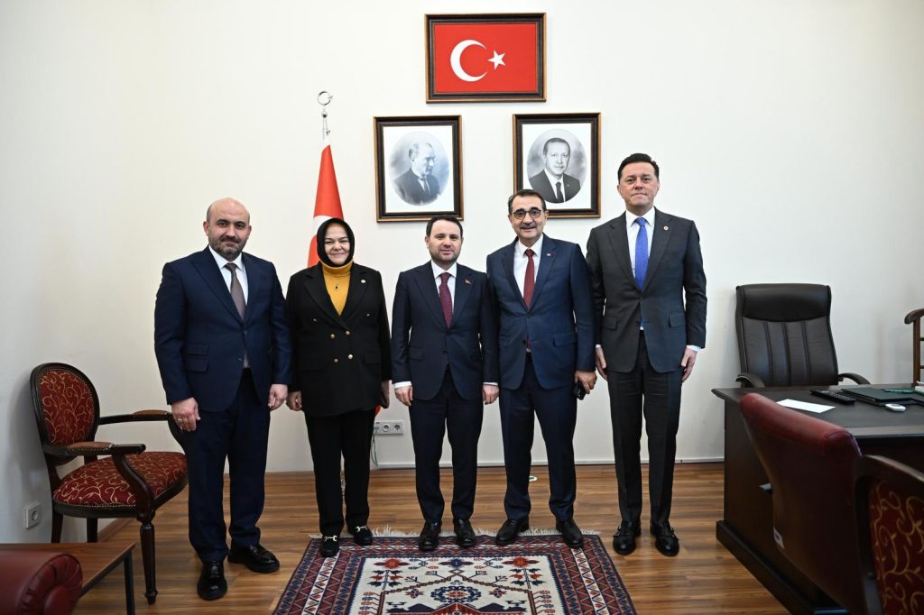 Başkan Albayrak ve AK Parti Milletvekillerinden Bakan Gürlek’e ziyaret