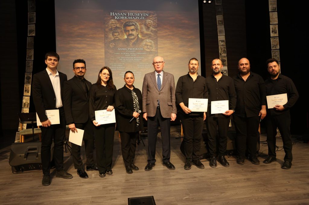 Usta şair ezgiler ve şiirlerle anıldı