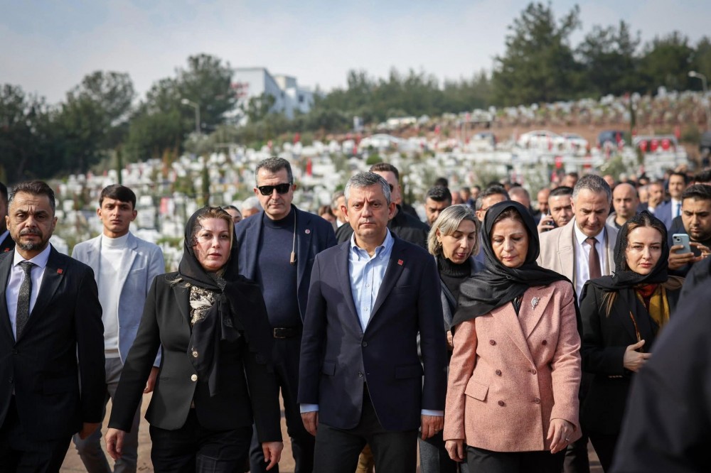 Başkan Ünlüce’den deprem bölgesine anlamlı ziyaret