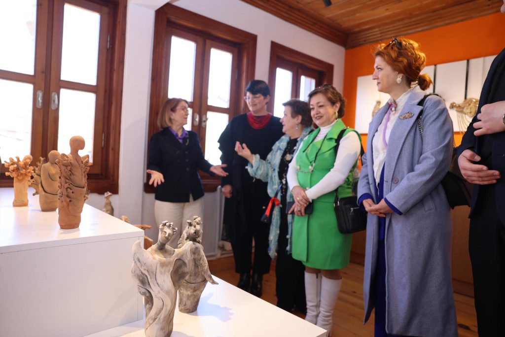 “Kapadokya’ya Vefa” sergisi törenle açıldı