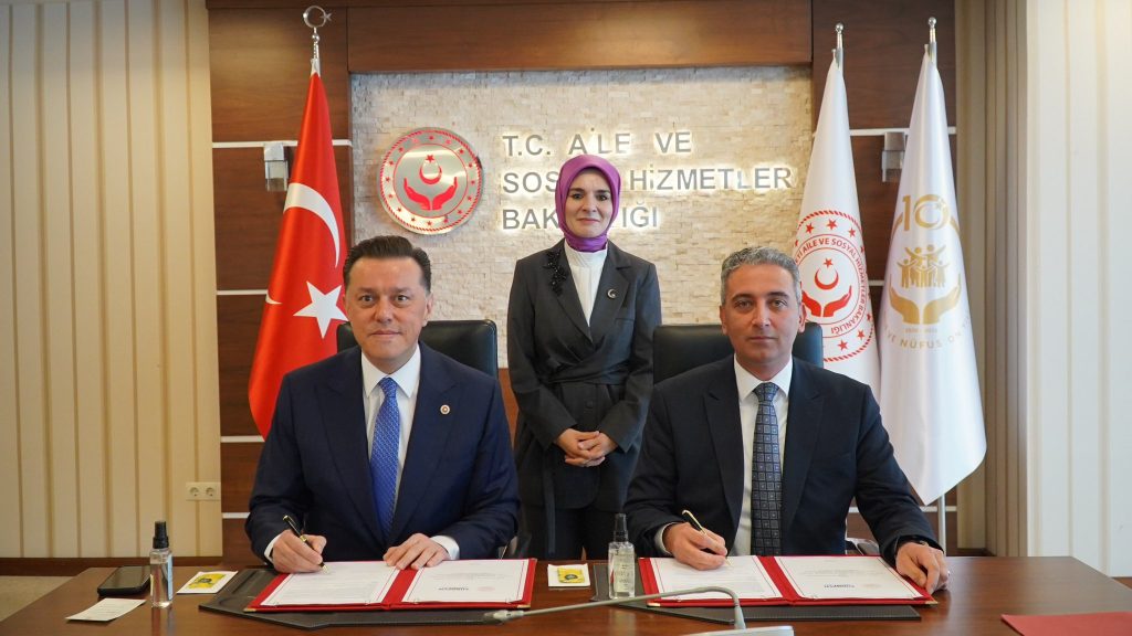 Nebi Hatipoğlu’ndan yurt müjdesi!