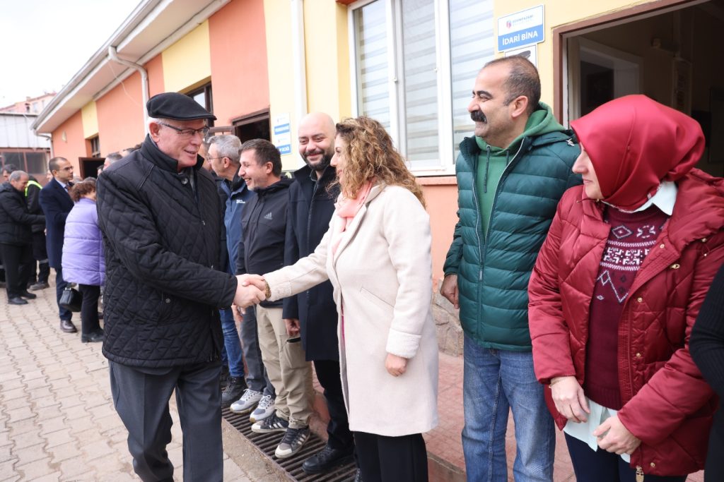 Başkan Kurt, belediye personeli ile bayramlaştı