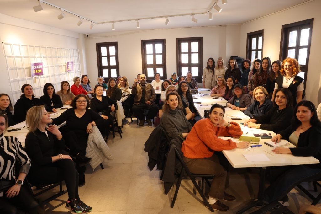 Odunpazarı’nda kadınlar rap atölyesinde kendi hikâyelerini müziğe taşıdı