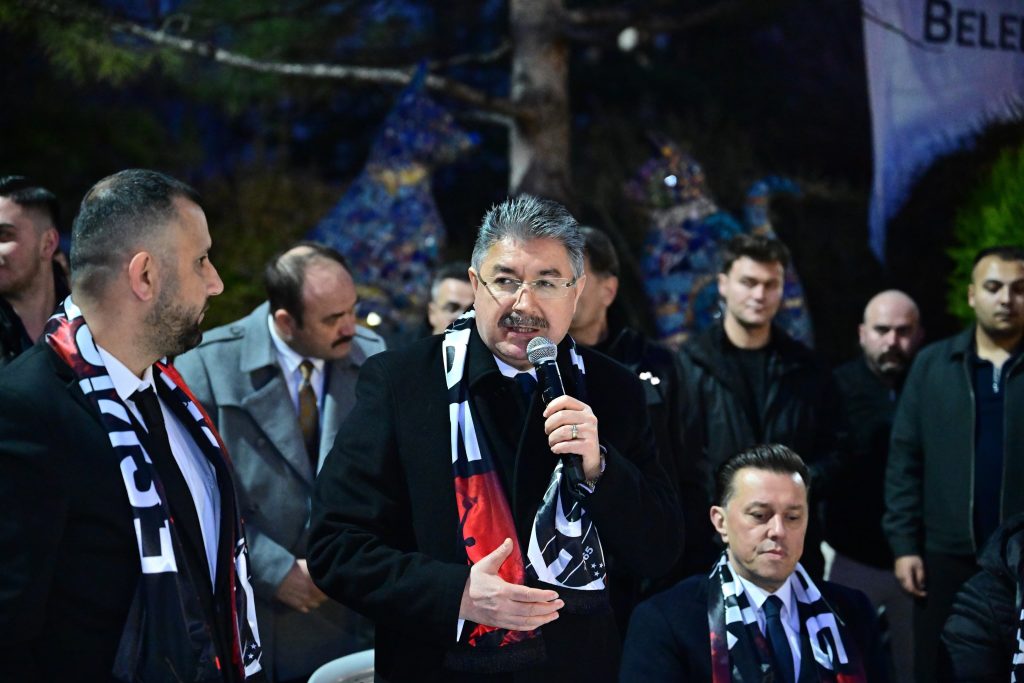 Vali Yılmaz Eskişehirspor taraftarıyla birlikte iftar yaptı