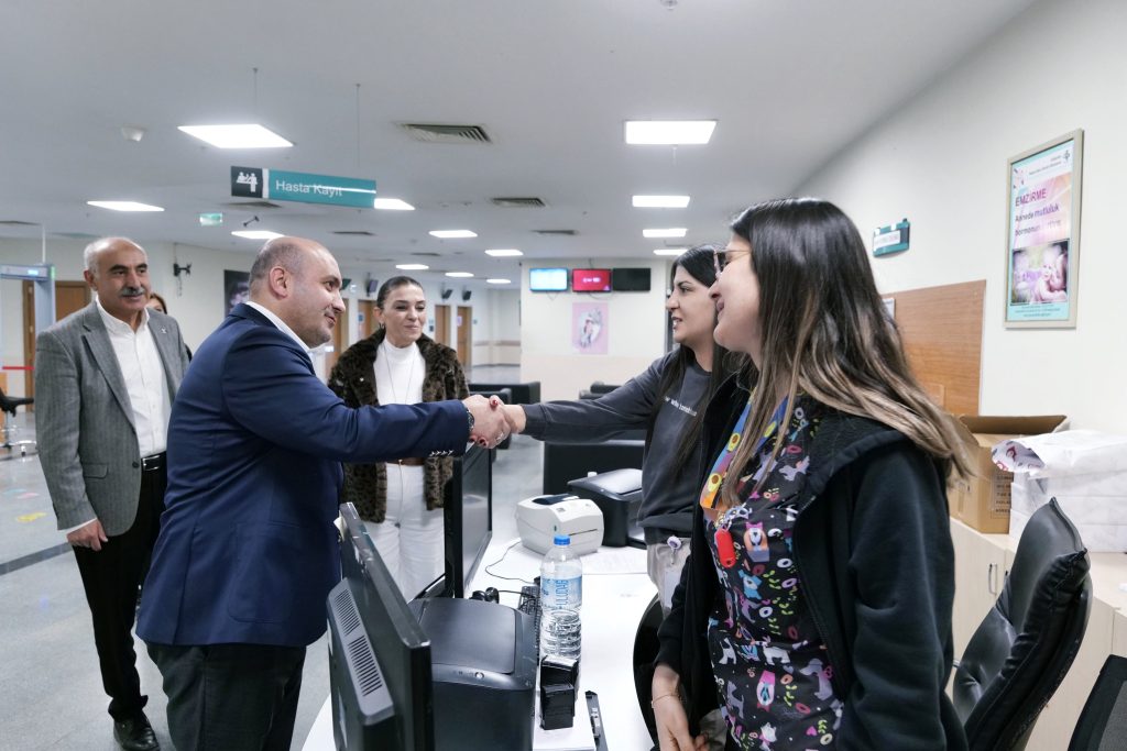 Başkan Albayrak, sağlık çalışanlarıyla bir araya geldi