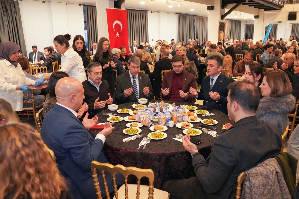 Tepebaşı’ndan anlamlı iftar