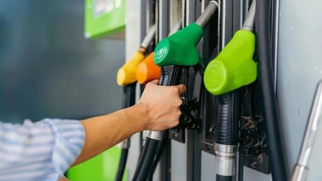 Yakıt kuyrukları oluşmuştu! Zam kararı geri alındı