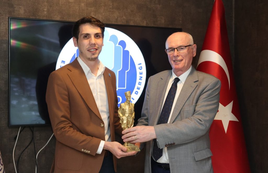 Başkan Kurt, ESGİAD’ı ziyaret etti