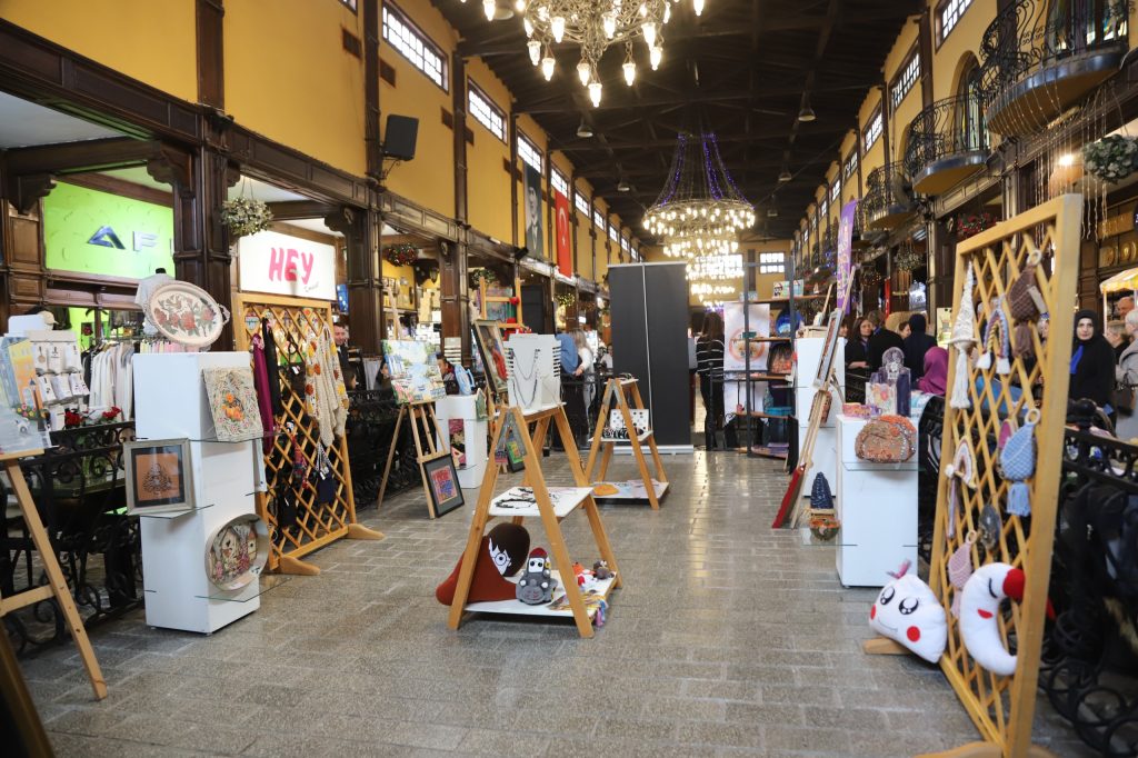 Özel renkler Haller’de bir araya geldi