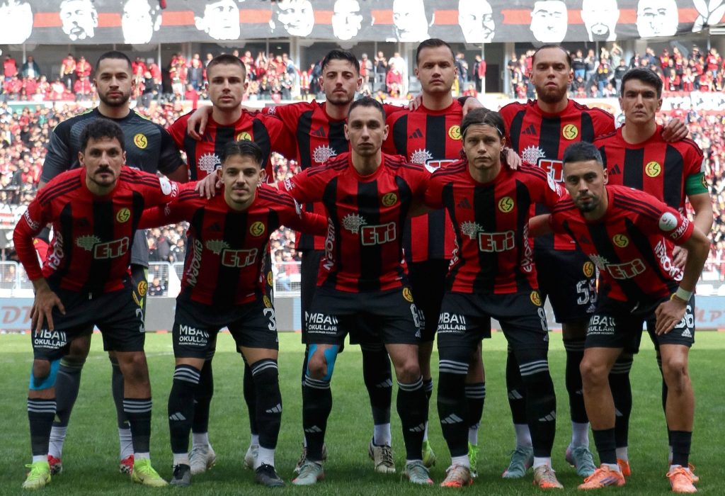 Şimşekler, Kütahyaspor’u 4-0 mağlup etti