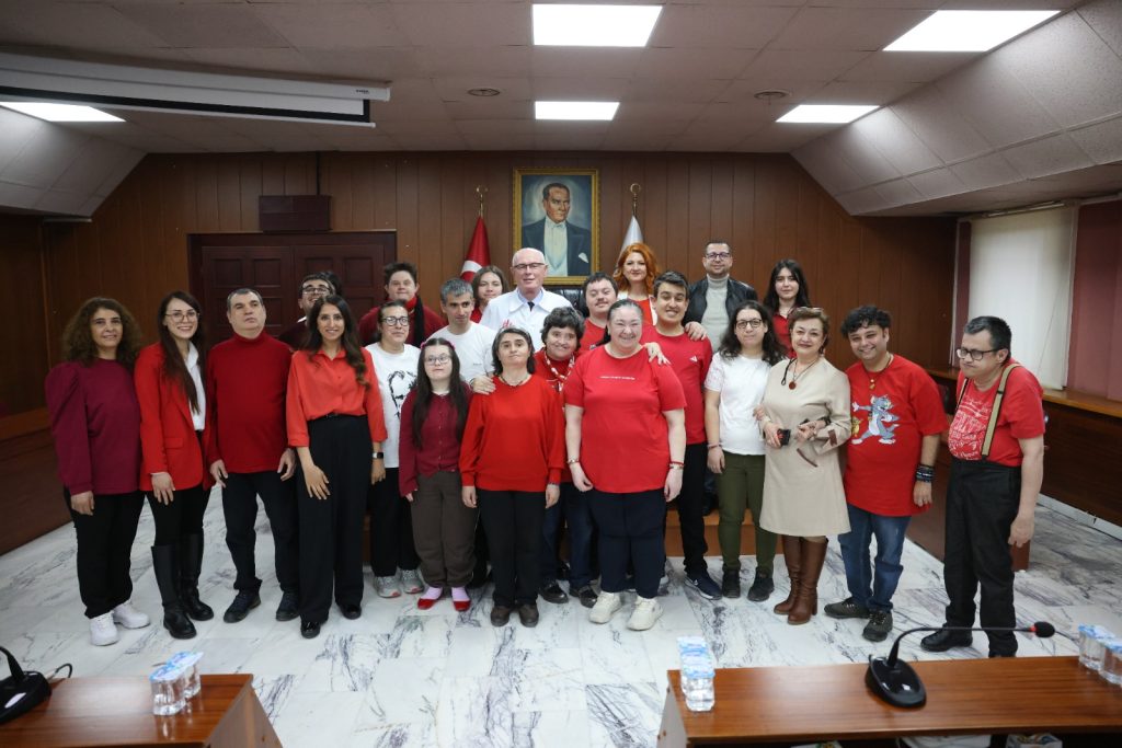 Özel çocuklardan anlamlı ziyaret