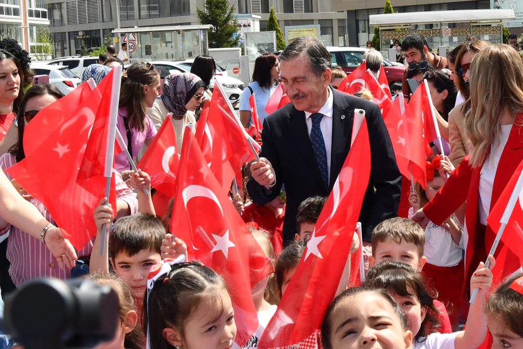 Başkan Ataç’ın 23 Nisan mesajı