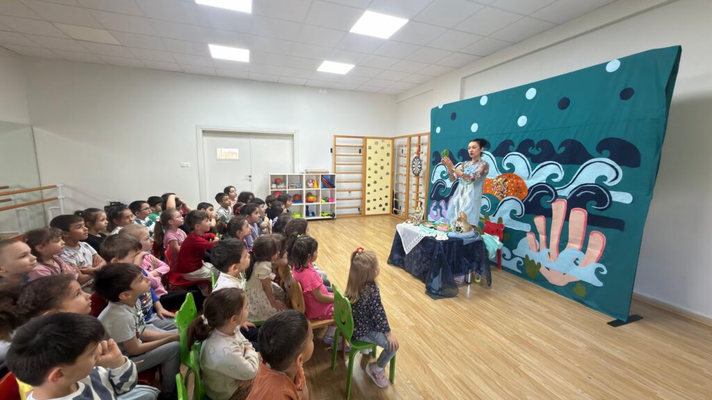 Masalların büyülü dünyası ile eğlendi