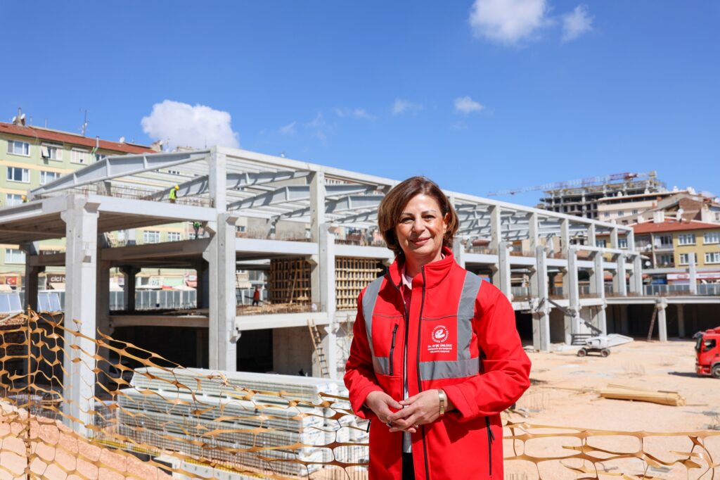 Kurtuluş Kapalı Pazar Yeri inşaatının iki ayda yüzde 50 tamamlandı