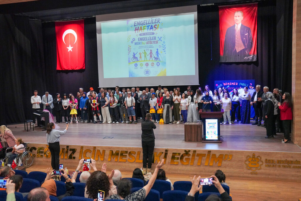 Özel bireylerin defilesi ilgi gördü