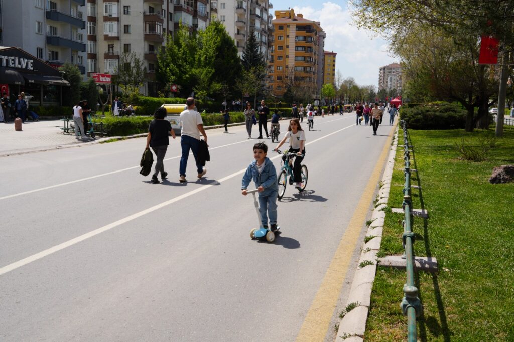 Atatürk Bulvarı, Arabasız Pazar ile trafiğe kapanacak