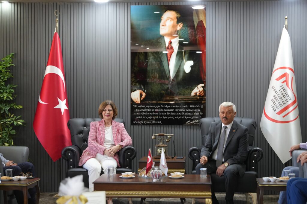 Başkan Ünlüce’den Esnaf Odaları Birliği Yönetimine ziyaret