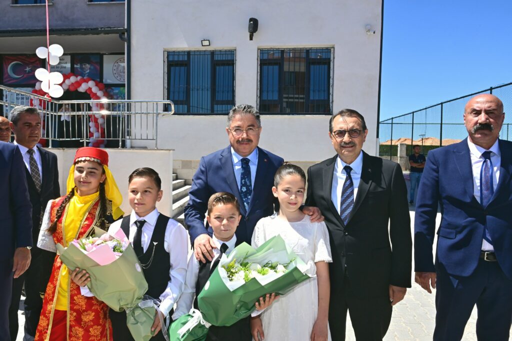 24 Kasım İlkokulu binası hizmete açıldı
