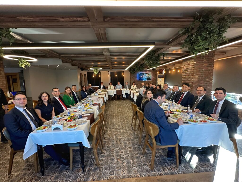 Vali Yılmaz, Başsavcı Karakülah ve kaymakamlara veda programı düzenledi