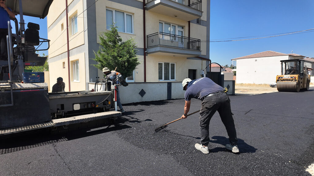 Çukurhisar’da üstyapı çalışmaları aralıksız sürüyor