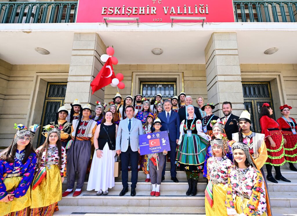 Vali Yılmaz, Uluslararası Folklor Festivali ve Geleneksel Sanatlar Organizasyon Konseyi’ni ağırladı