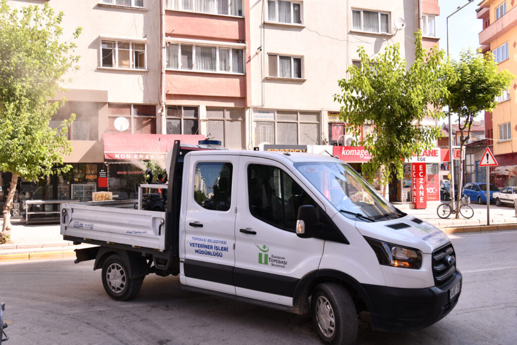 Tepebaşı’nda uçkunla mücadele kesintisiz sürüyor