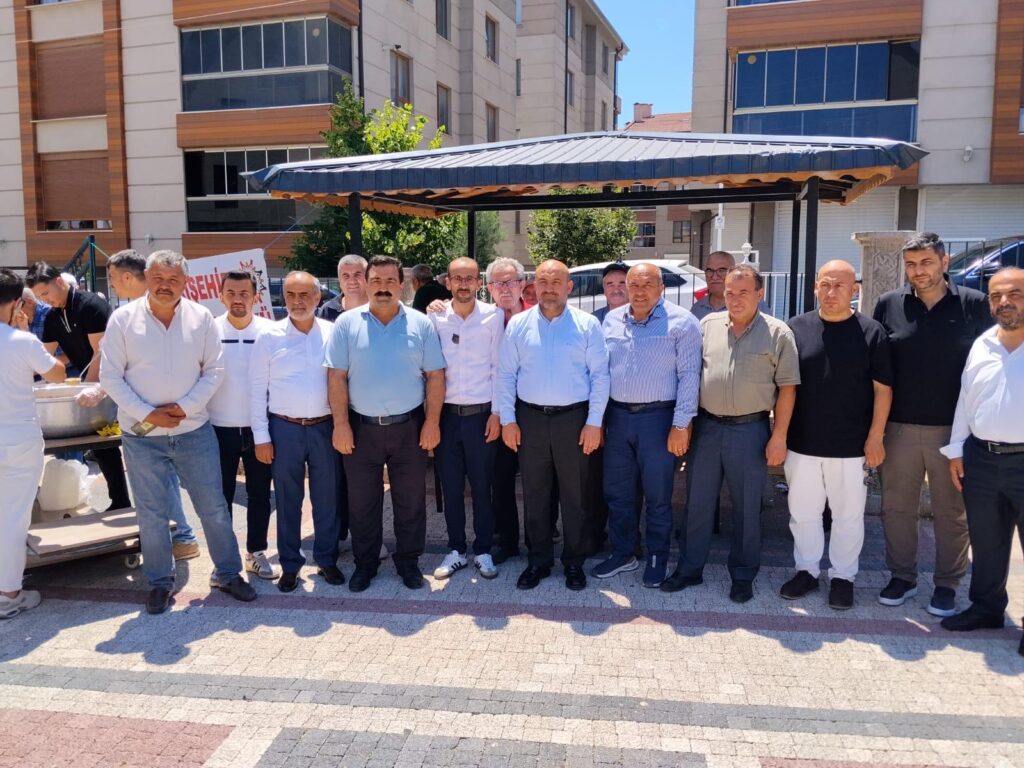 Orhangazi Mahallesinde bin 500 kişiye aşure ikram edildi
