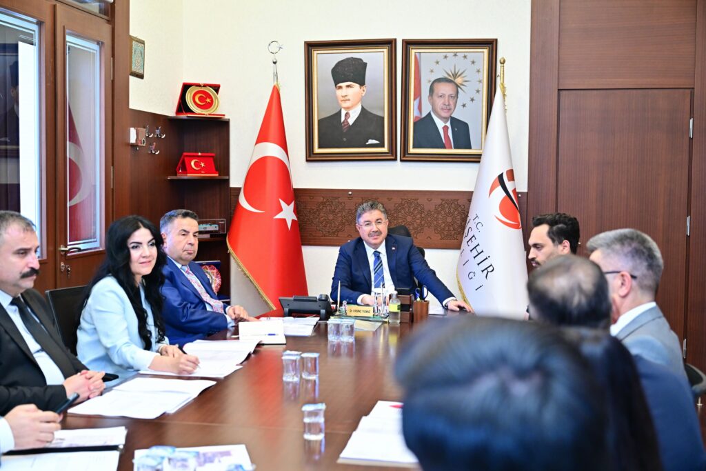 Vali Yılmaz, Halk Günü’nde vatandaşlarla buluştu