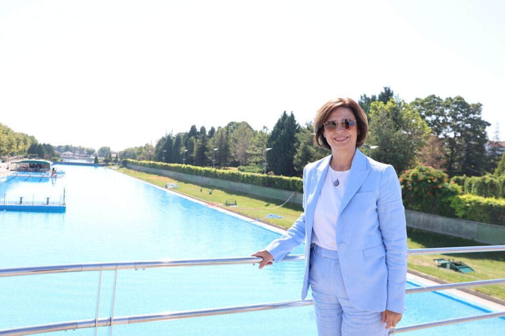 Başkan Ünlüce Kentpark Plajı’nda vatandaşlarla buluştu