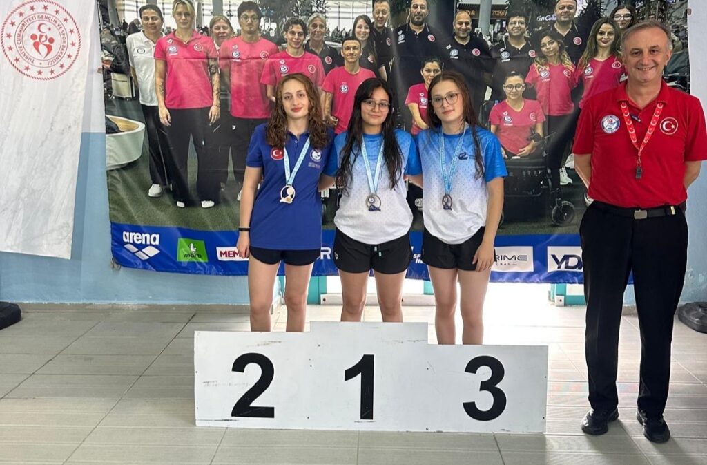 Eskişehir’in gururu üç sporcu Avrupa’da kulaç atacak