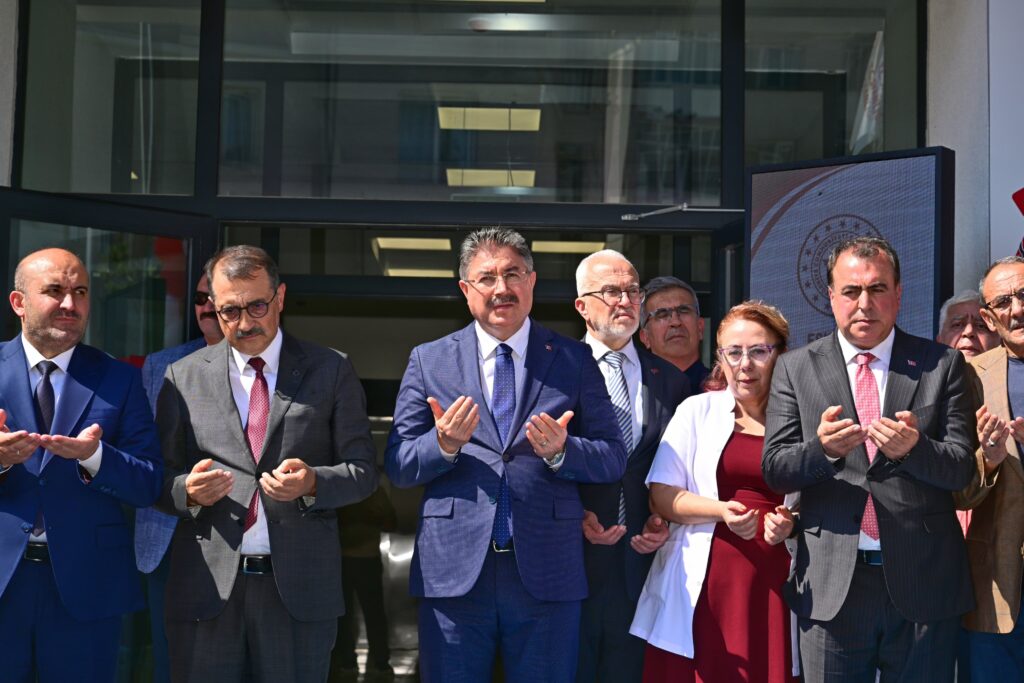 Alanönü Aile Sağlığı Merkezi ve 112 ASHİ törenle hizmete açıldı