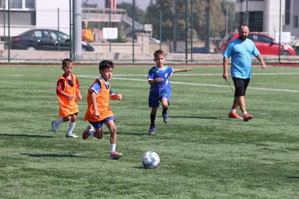 Odunpazarı’nda futbol yaz okuluna büyük ilgi