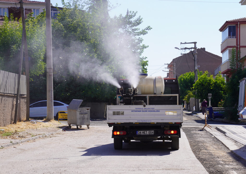 Tepebaşı’nda ilaçlama çalışmaları aralıksız sürüyor