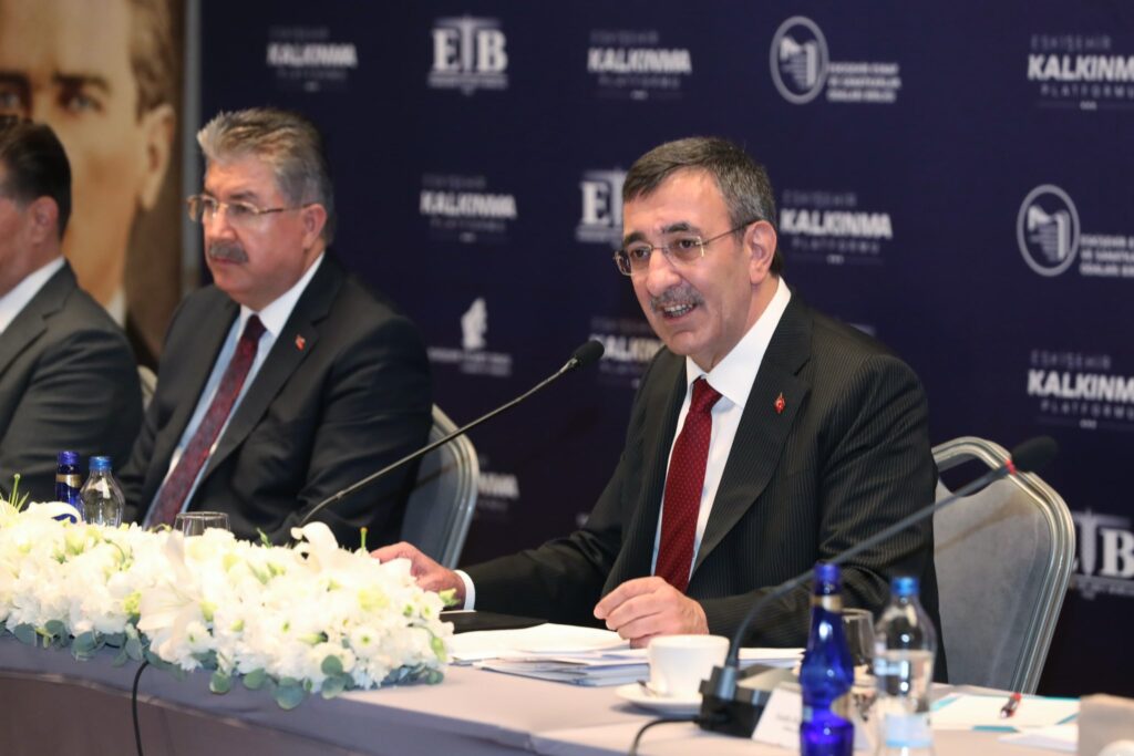 Cumhurbaşkanı Yardımcısı Cevdet Yılmaz Eskişehir’in kalkınma hedeflerini inceledi