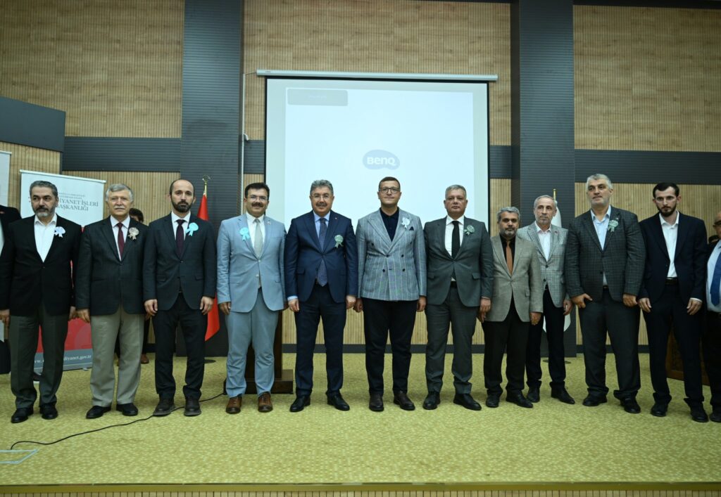 Mevlid-i Nebi haftasında Peygamberimiz ve Güzel Ahlak Konferansı düzenlendi