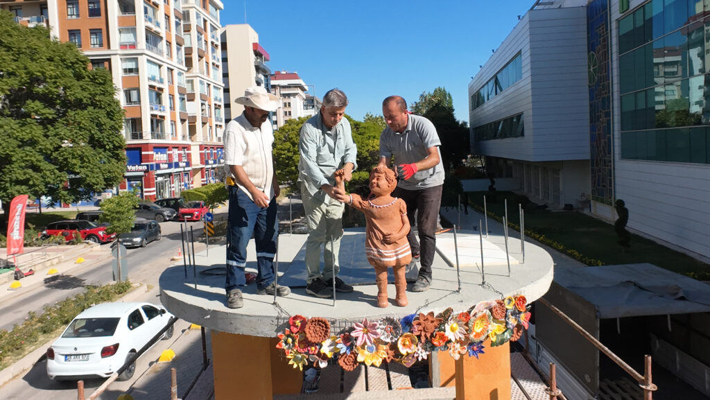 “Atatürk ve Çocuklar” anıtı sona yaklaştı