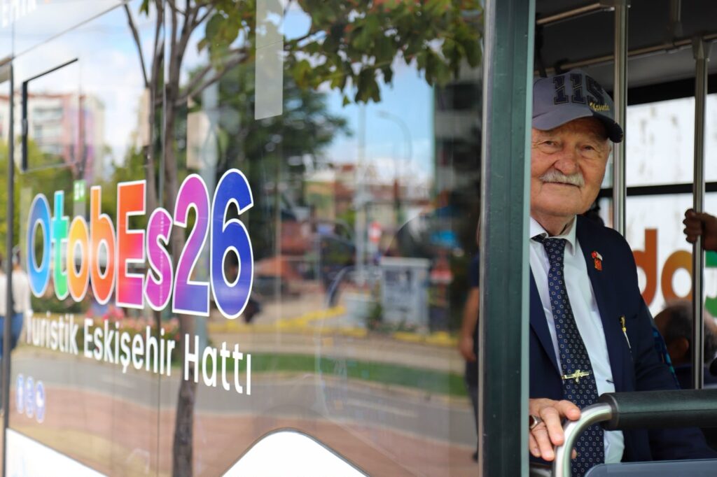 Otobes26, gaziler ve çocukları gezdirdi